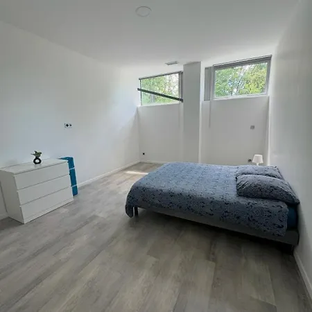 Loft Epure Avec Parking Prive.