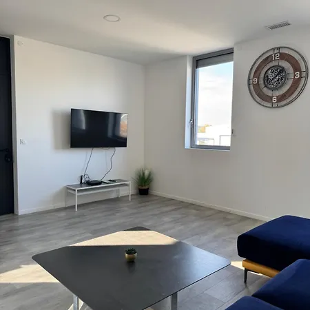 Loft Epure Avec Parking Prive. *