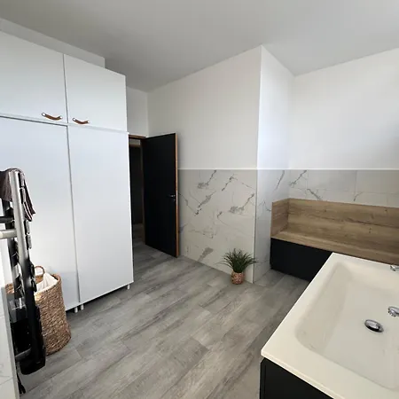 Loft épuré Avec Parking Privé. * Saint-Symphorien-dʼOzon